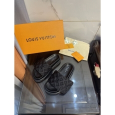 Louis Vuitton Low Shoes